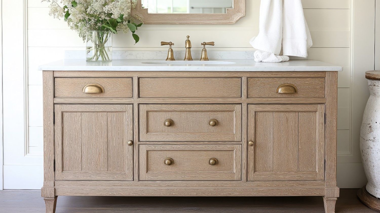 modern bathroom cabinet